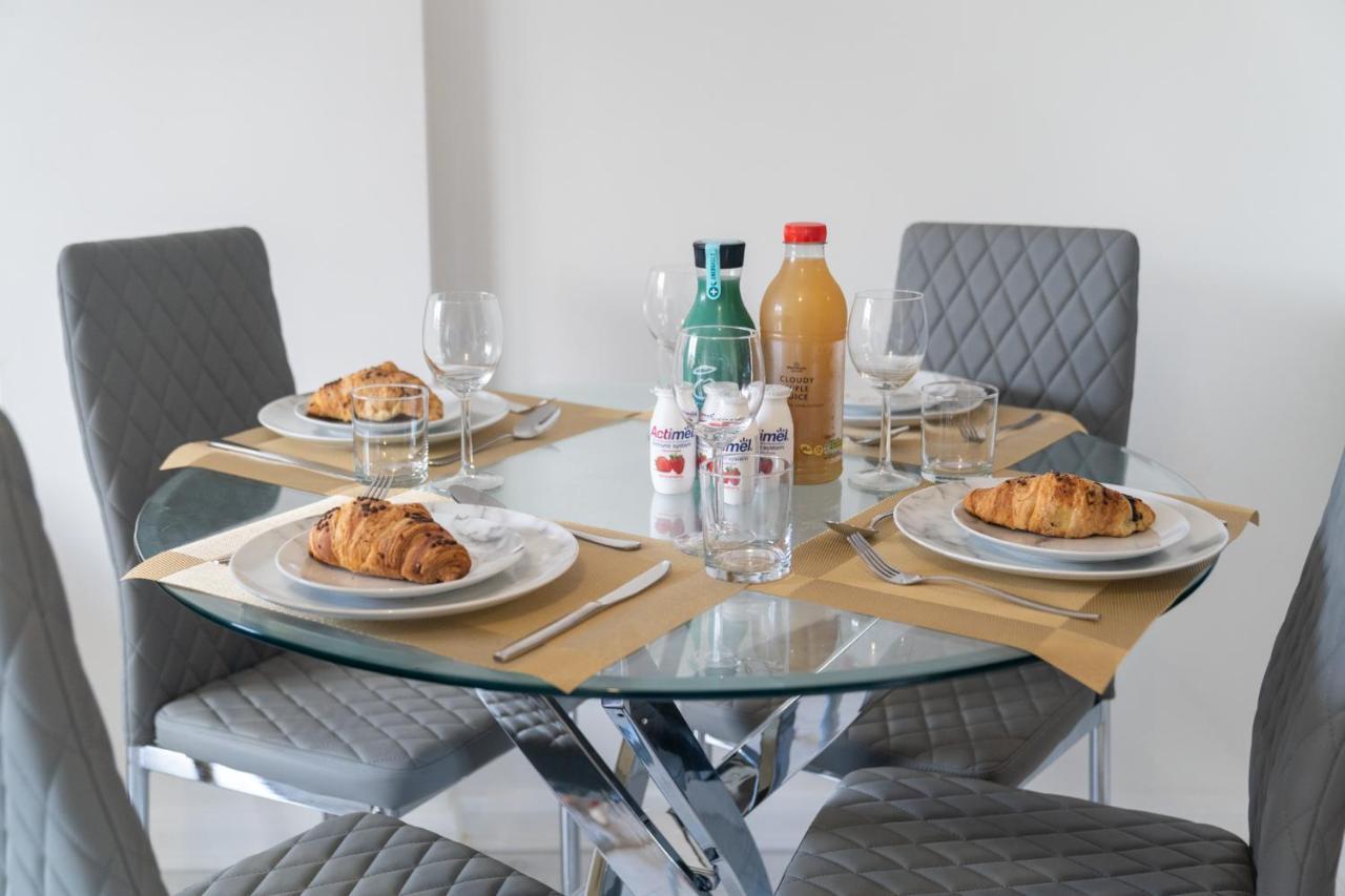Maevela Apartments - Ultra Lavish Luxury 2 Bed Apartment City Centre - With Balcony - Free Secure Parking - Ps4 & Smart Tv'S Birmingham Exterior photo
